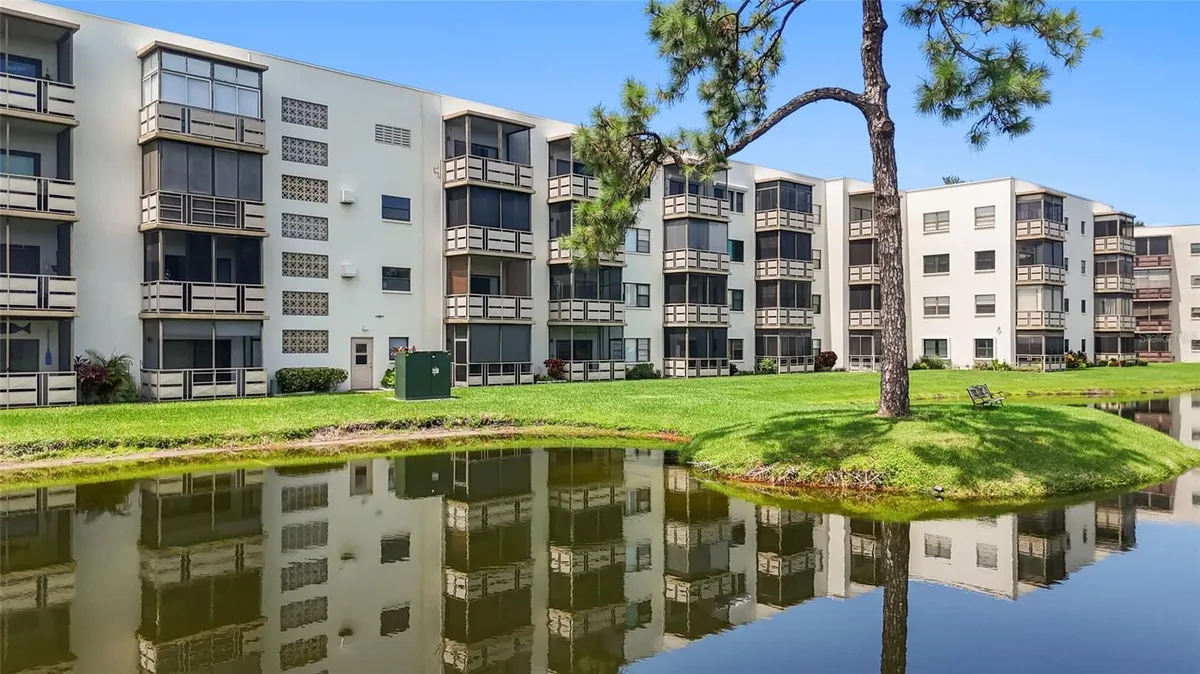 Property Slideshow image 1 of 32 | 6070 80th st n unit 109, St Petersburg, FL, 33709