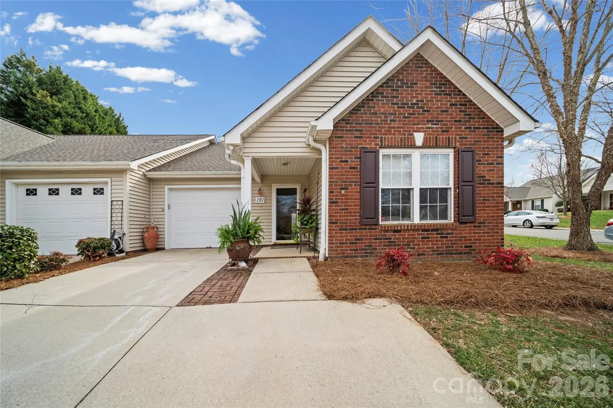 Property Slideshow image 1 of 40 | 191 oak village pkwy, Mooresville, NC, 28117