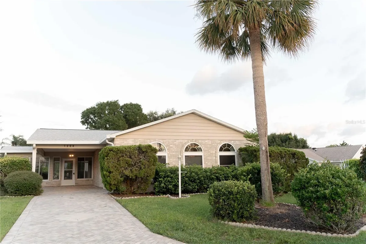 Property Slideshow image 1 of 58 | 1204 maria ct, Lady Lake, FL, 32159