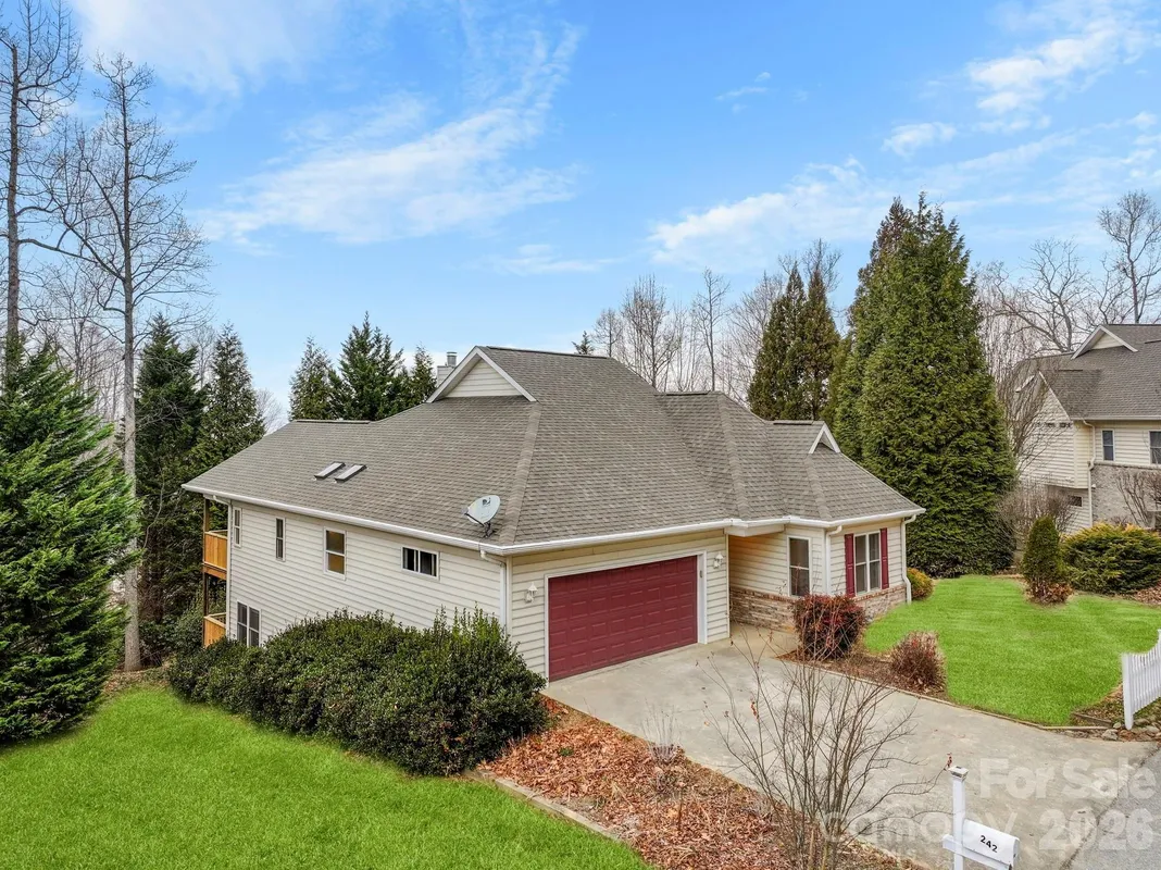 Property Slideshow image 1 of 35 | 242 carriage summitt way, Hendersonville, NC, 28791