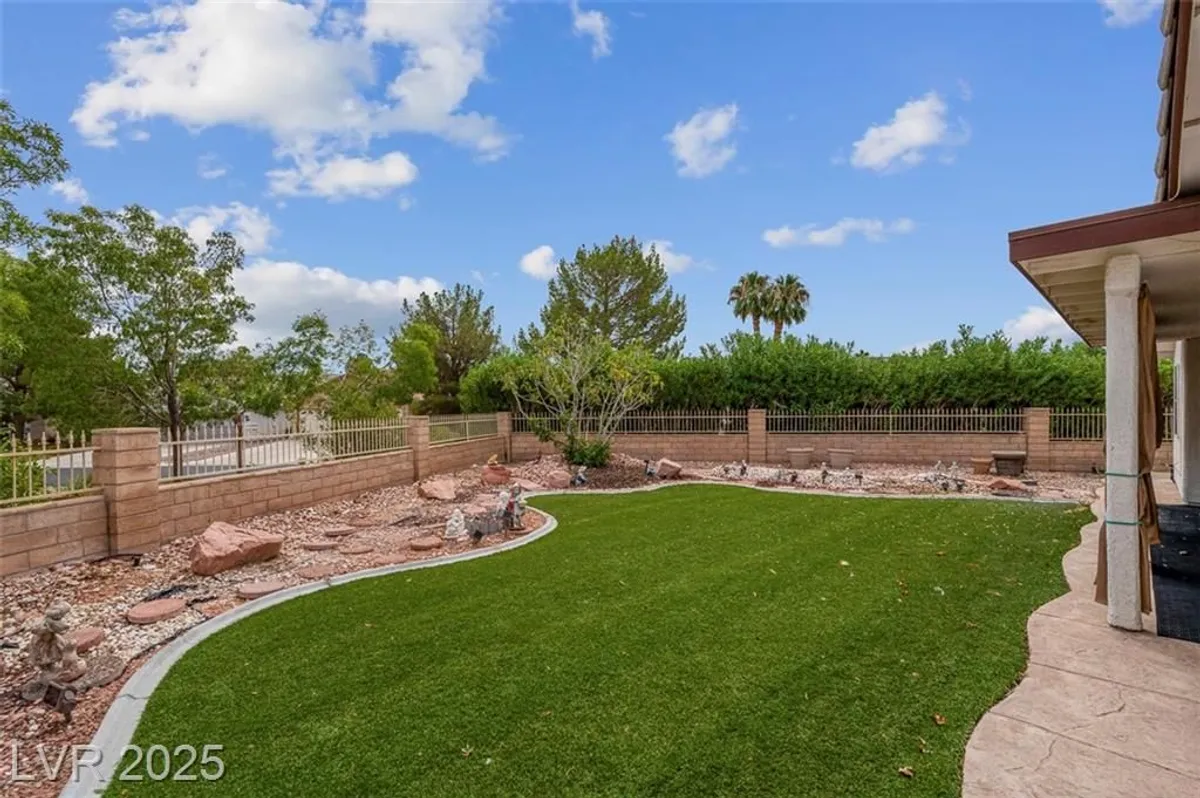 Property Slideshow image 1 of 46 | 5204 rim view ln, Las Vegas, NV, 89130
