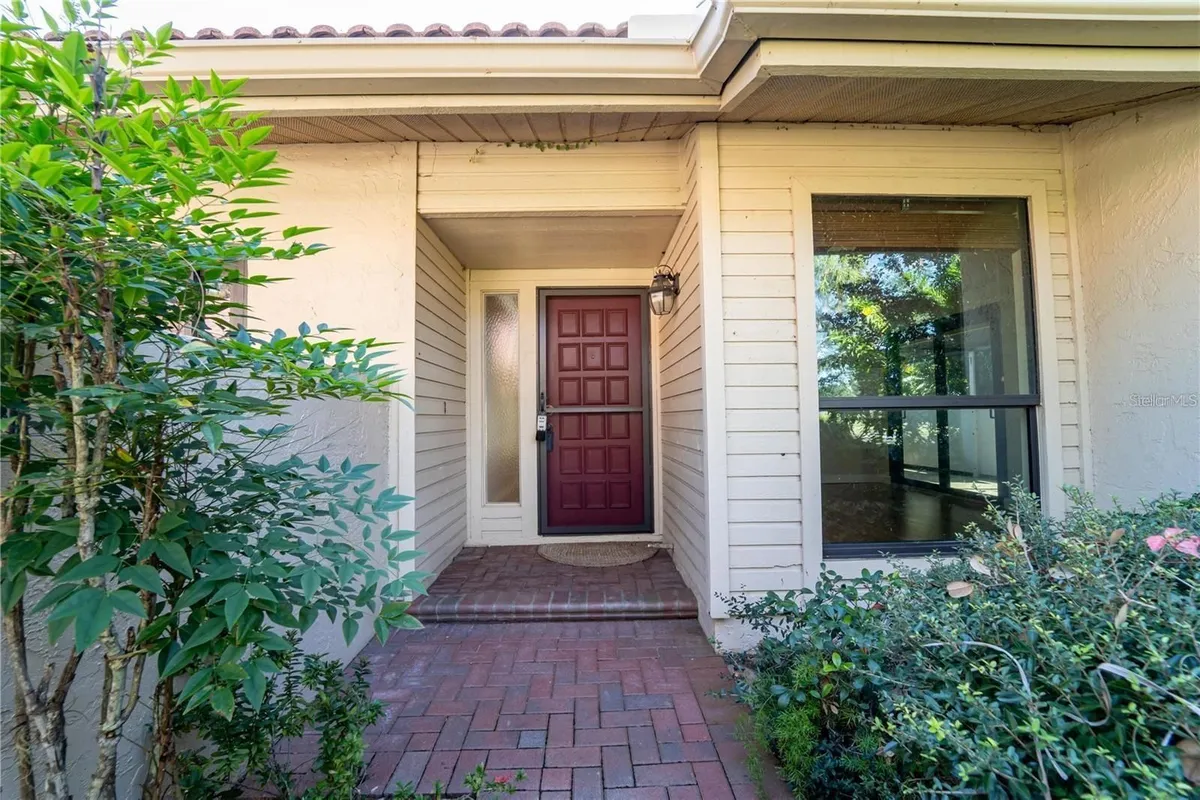 Property Slideshow image 1 of 15 | 4802 kestral park cir 22, Sarasota, FL, 34231