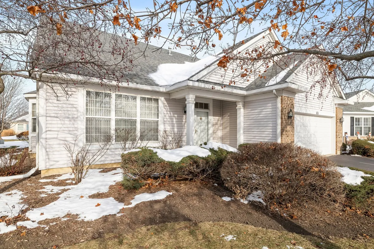 Property Slideshow image 1 of 22 | 631 saugatuk cir, Romeoville, IL, 60446