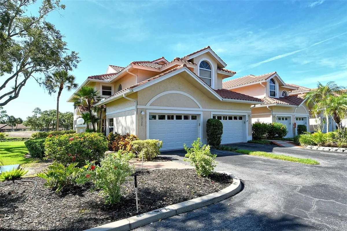 Property Slideshow image 1 of 34 | 5598 golf pointe dr unit a-1, Sarasota, FL, 34243