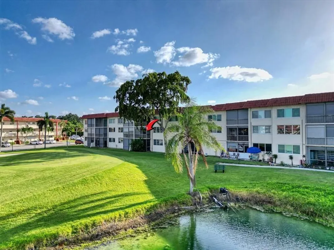 Property Slideshow image 1 of 33 | 8980 s hollybrook blvd 204, Pembroke Pines, FL, 33025