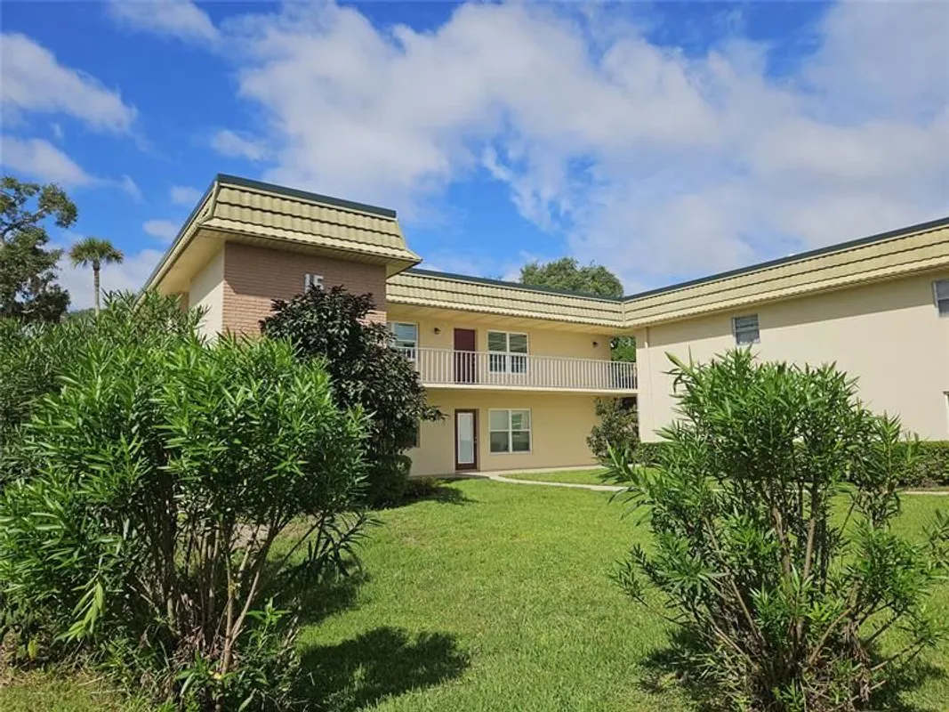 Property Slideshow image 1 of 35 | 15 vista gardens trl apt 206, Vero Beach, FL, 32962