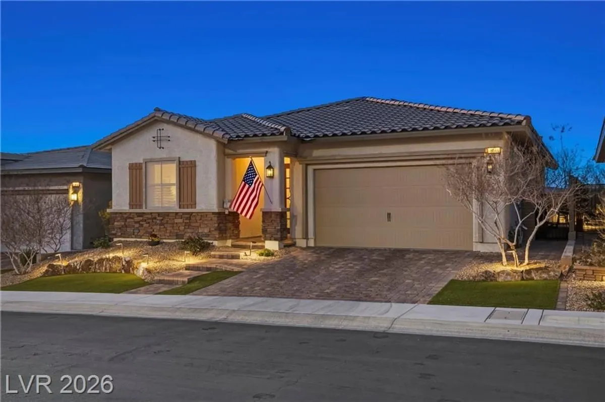 Property Slideshow image 1 of 52 | 506 pebble run ave, Henderson, NV, 89011
