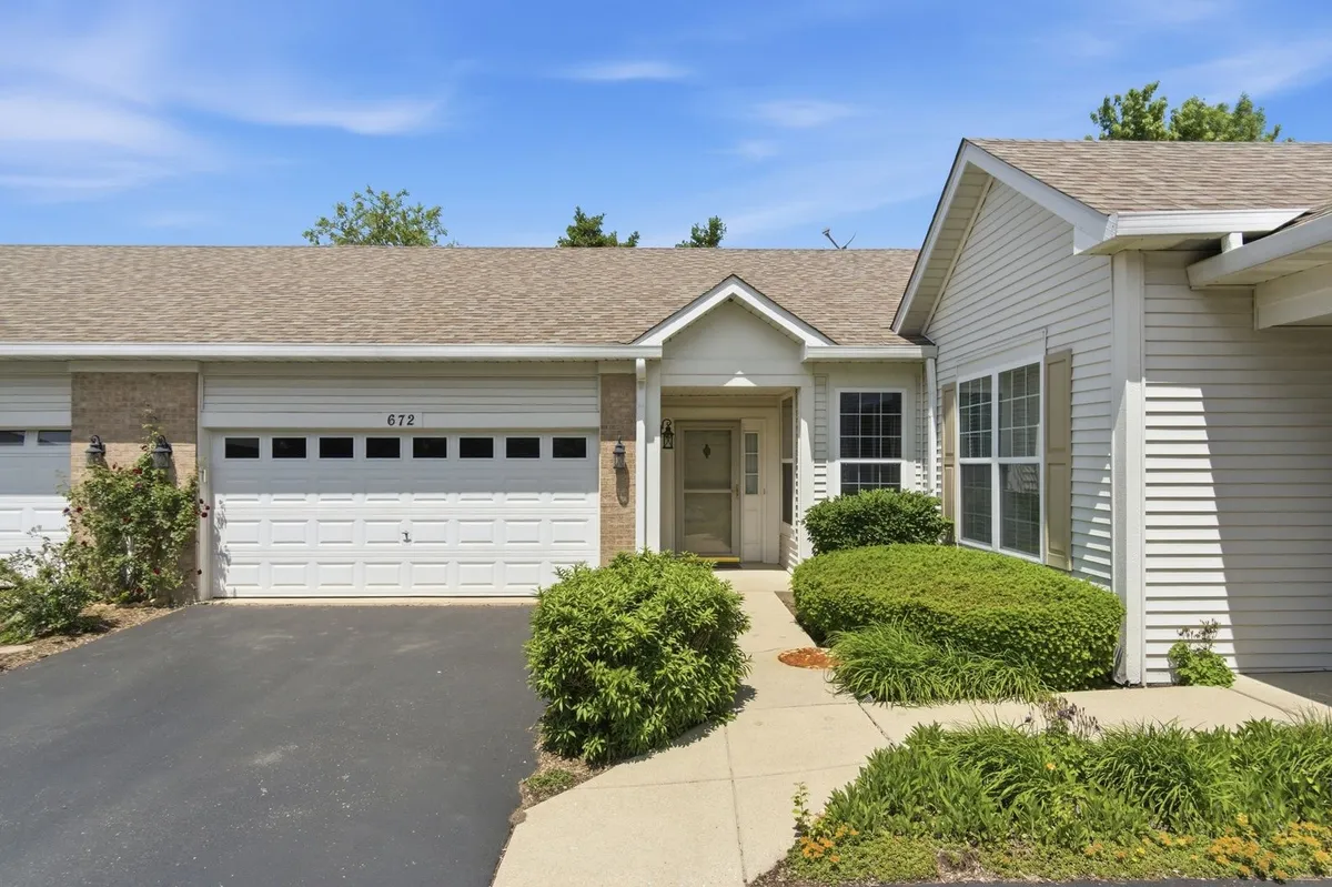 Property Slideshow image 1 of 24 | 672 cadillac cir, Romeoville, IL, 60446