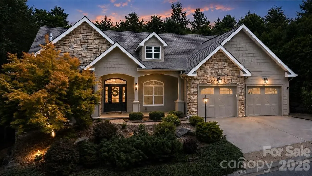 Property Slideshow image 1 of 48 | 82 wood owl ct, Hendersonville, NC, 28791