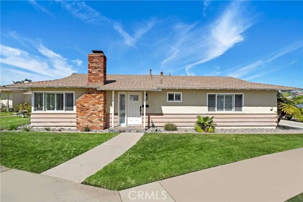 Property Slideshow image 1 of 48 | 213 monte vis, San Clemente, CA, 92672