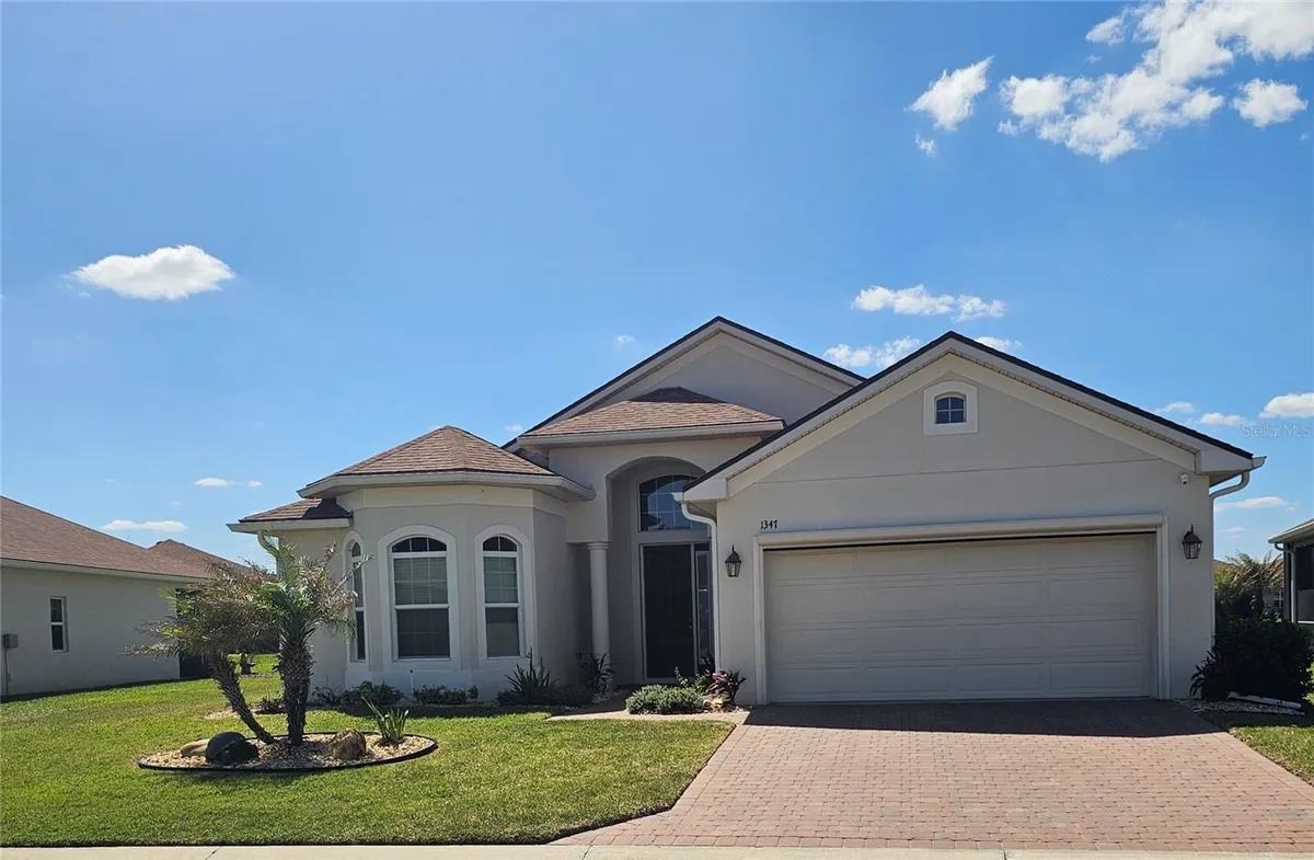 Property Slideshow image 1 of 47 | 1347 oakmont dr, Winter Haven, FL, 33884