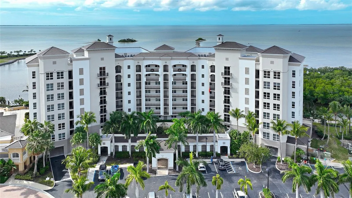 Property Slideshow image 1 of 42 | 3321 sunset key cir 408, Punta Gorda, FL, 33955