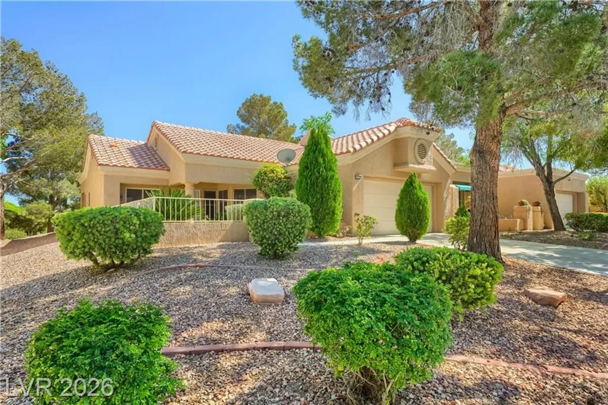 Property Slideshow image 1 of 34 | 2552 highvale dr, Las Vegas, NV, 89134