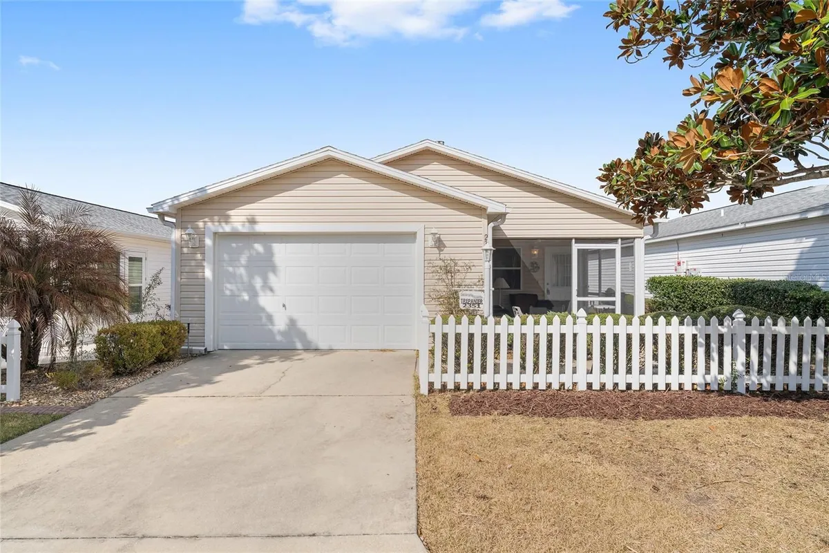 Property Slideshow image 1 of 36 | 2351 pine ridge st, The Villages, FL, 32162