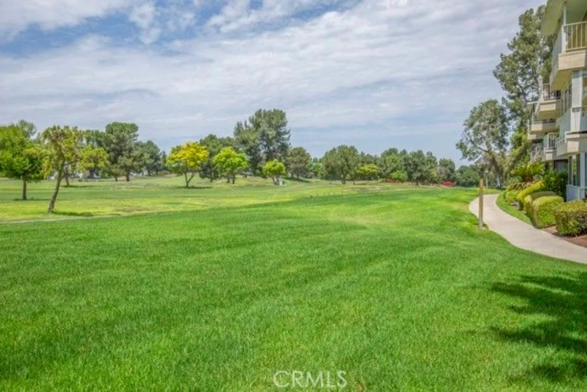 Property Slideshow image 1 of 39 | 2386 via mariposa w w 2f, Laguna Woods, CA, 92637