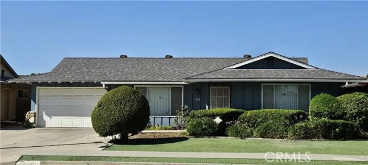 Property Slideshow image 1 of 21 | 1580 w whittier ave, Hemet, CA, 92543