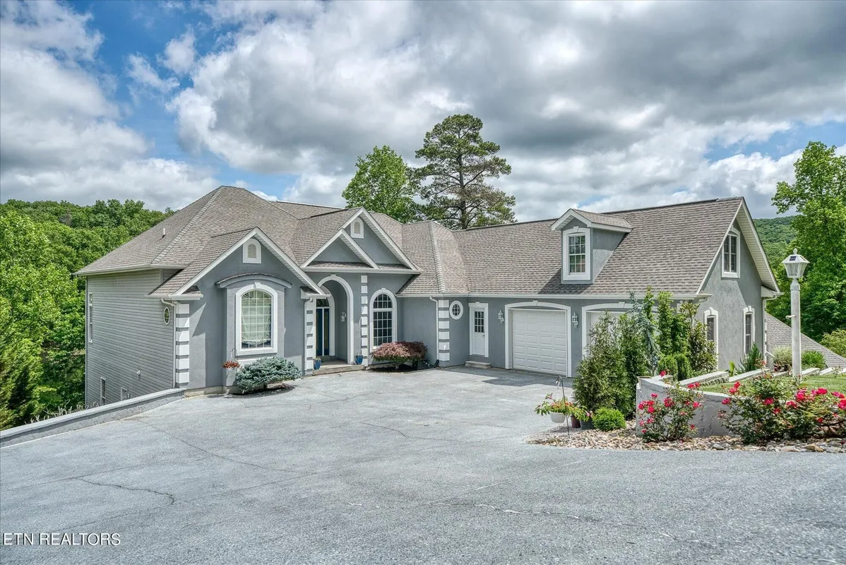 Property Slideshow image 1 of 60 | 145 pineridge loop, Crossville, TN, 38558