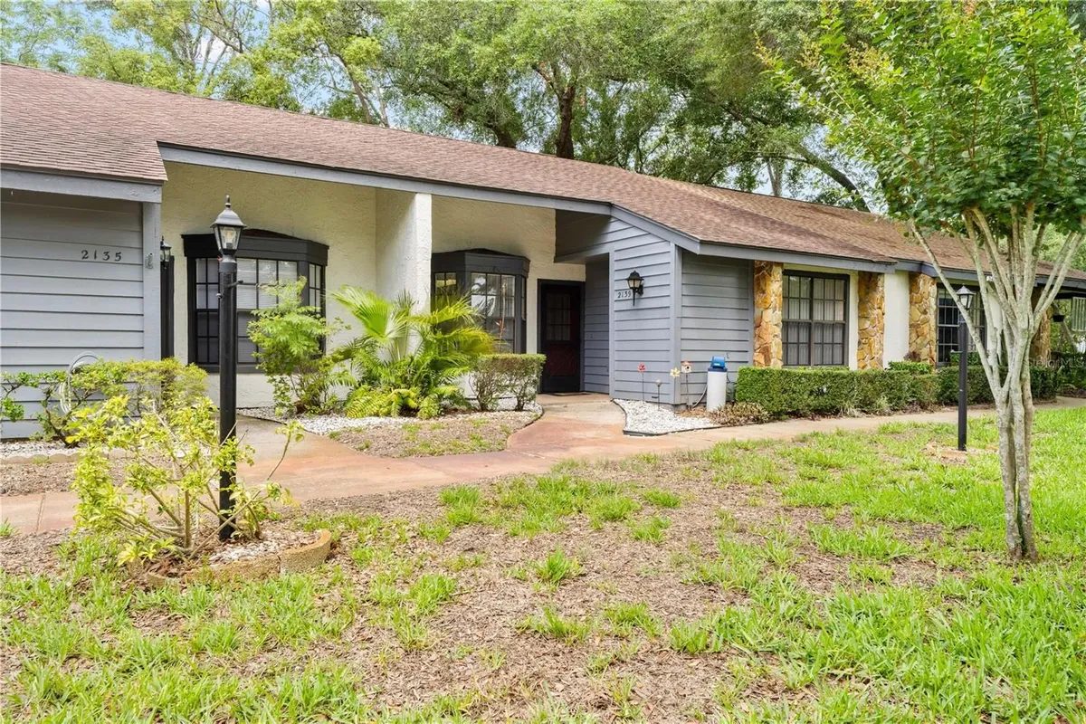Property Slideshow image 1 of 47 | 2139 sea pines ct, Spring Hill, FL, 34606