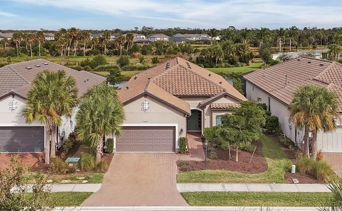 Property Slideshow image 1 of 72 | 10238 morning mist ln, Sarasota, FL, 34241