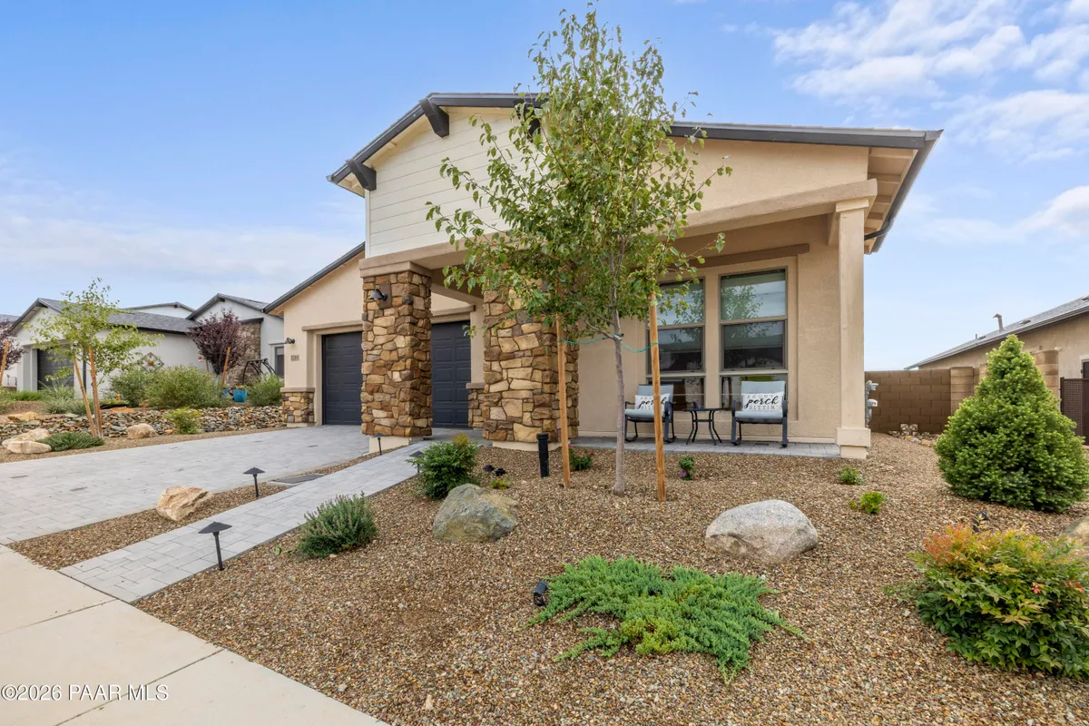 Property Slideshow image 1 of 46 | 5209 meandering trl, Prescott, AZ, 86301