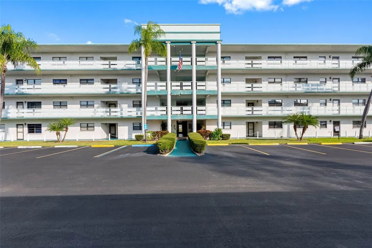 Property Slideshow image 1 of 46 | 5970 80th st n unit 411, St Petersburg, FL, 33709