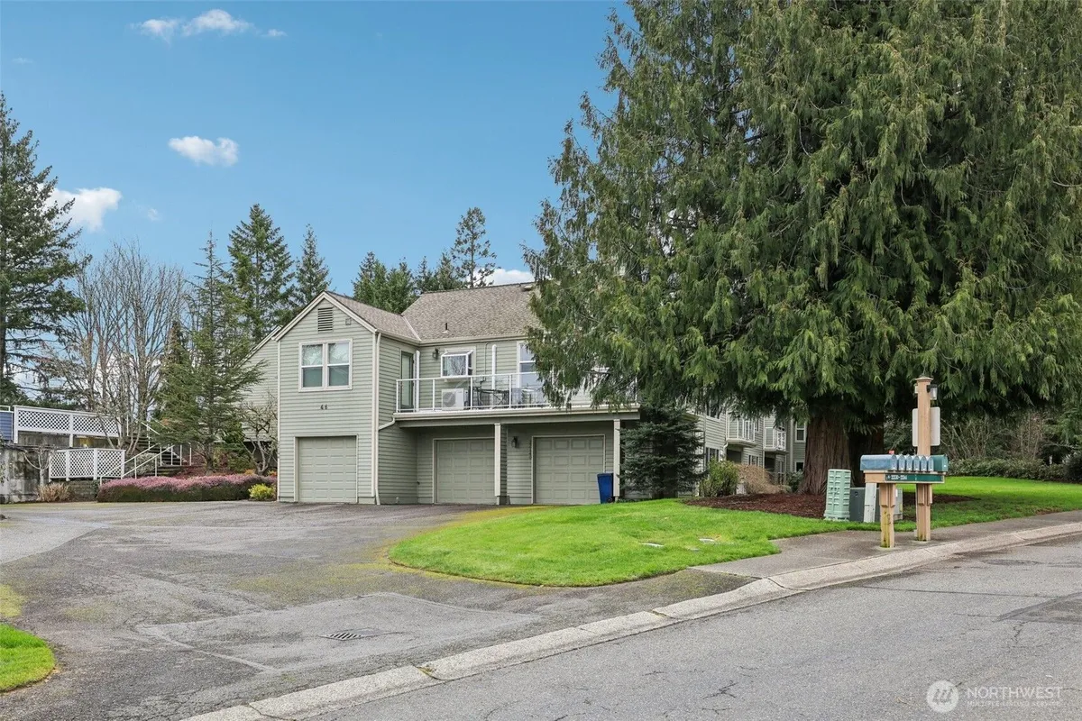 Property Slideshow image 1 of 38 | 22142 se 40th ln 1121, Issaquah, WA, 98029