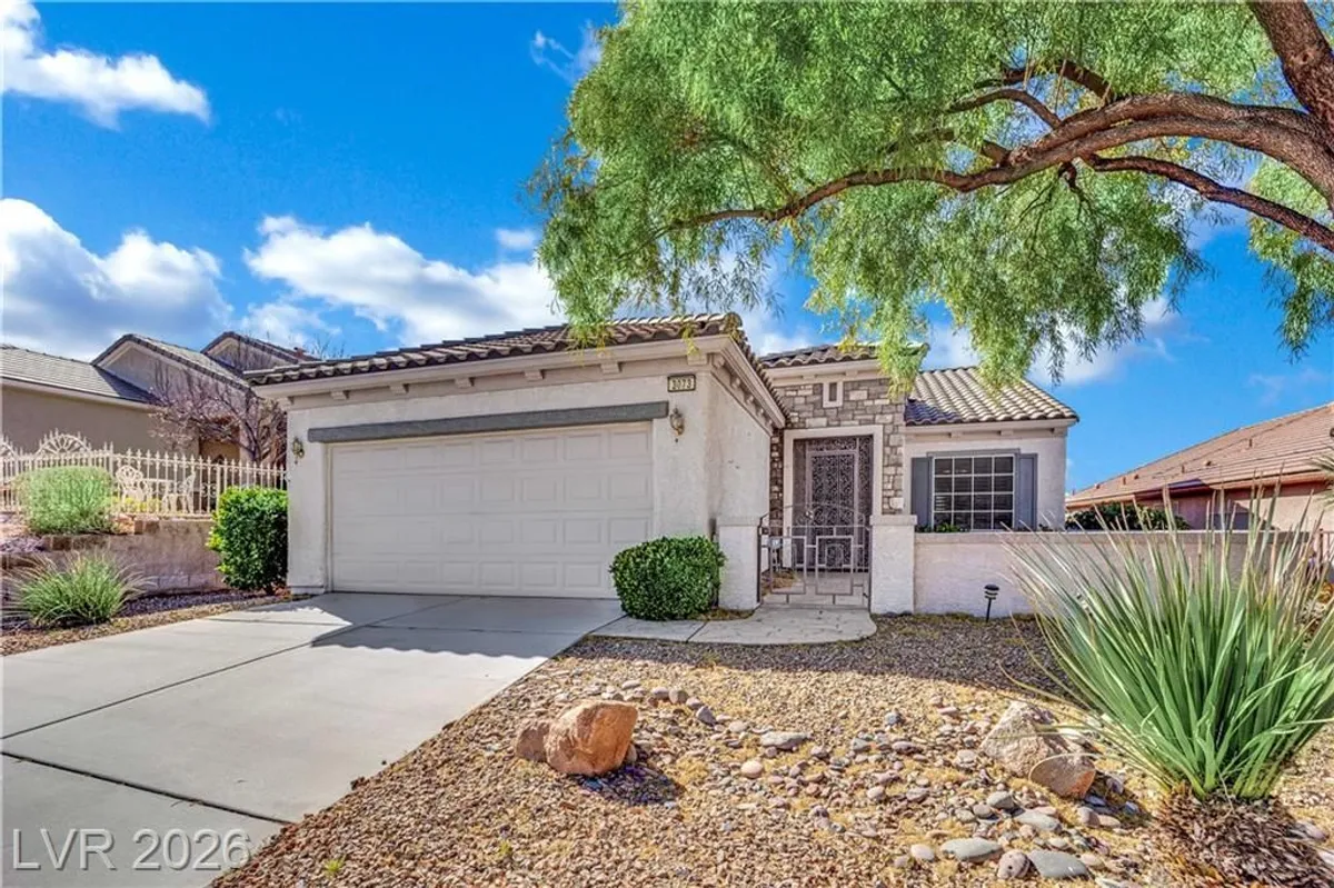 Property Slideshow image 1 of 37 | 3073 brownbirds nest dr, Henderson, NV, 89052