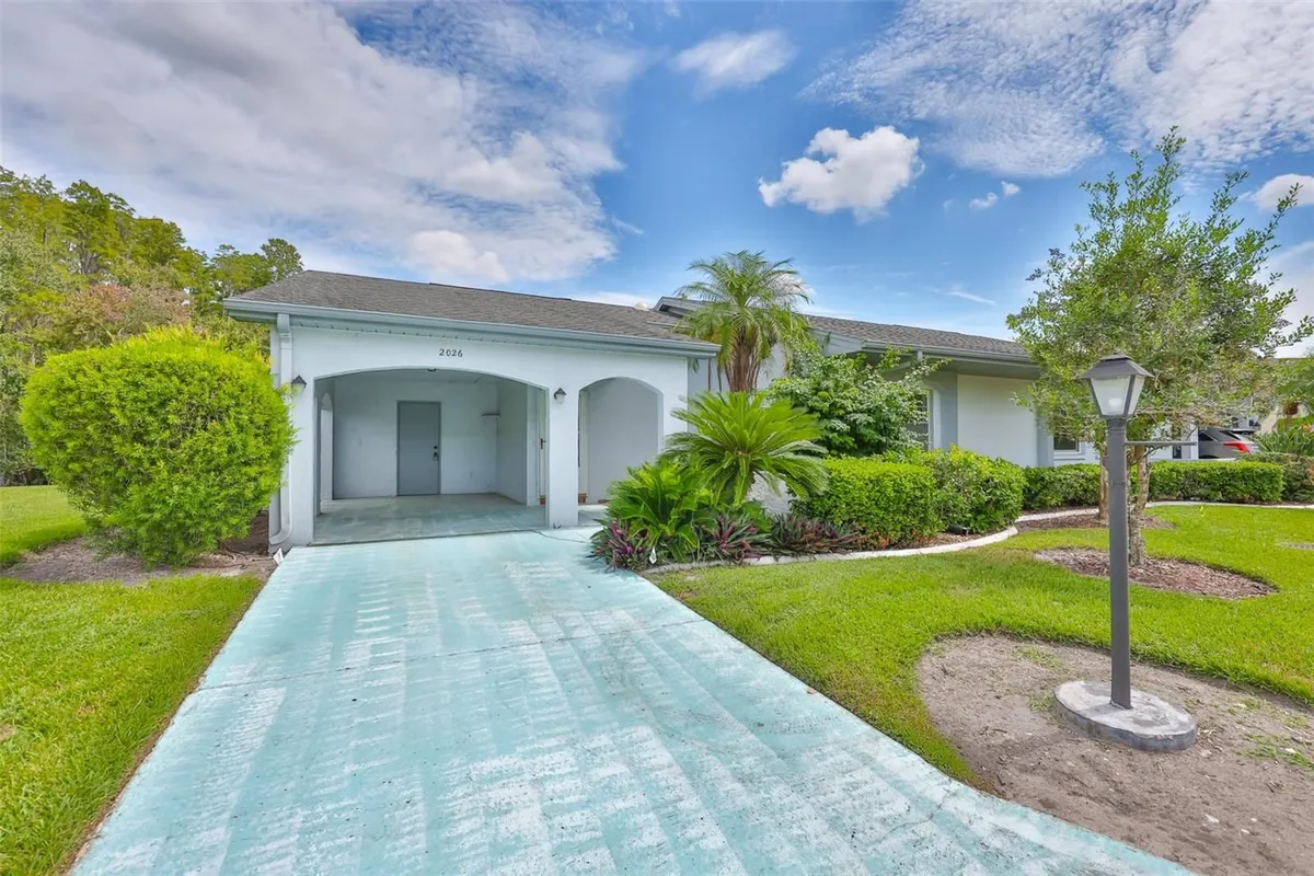 Property Slideshow image 1 of 45 | 2026 hawkhurst cir, Sun City Center, FL, 33573