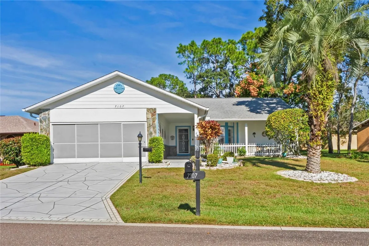 Property Slideshow image 1 of 100 | 7107 pond view ct, Spring Hill, FL, 34606