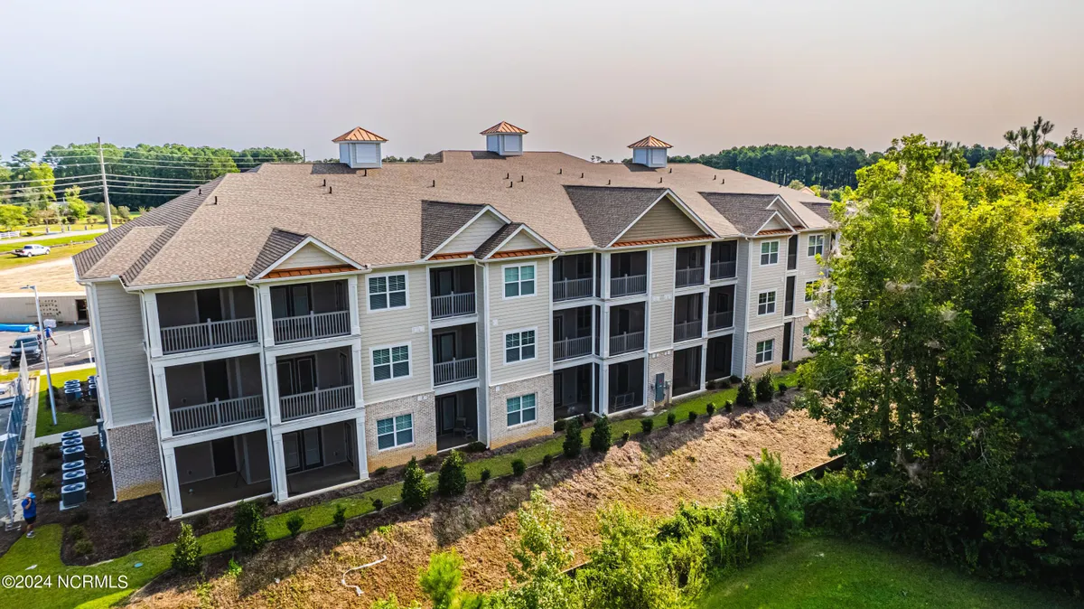 Property Slideshow image 1 of 45 | 395 s crow creek dr nw unit 1704, Calabash, NC, 28467