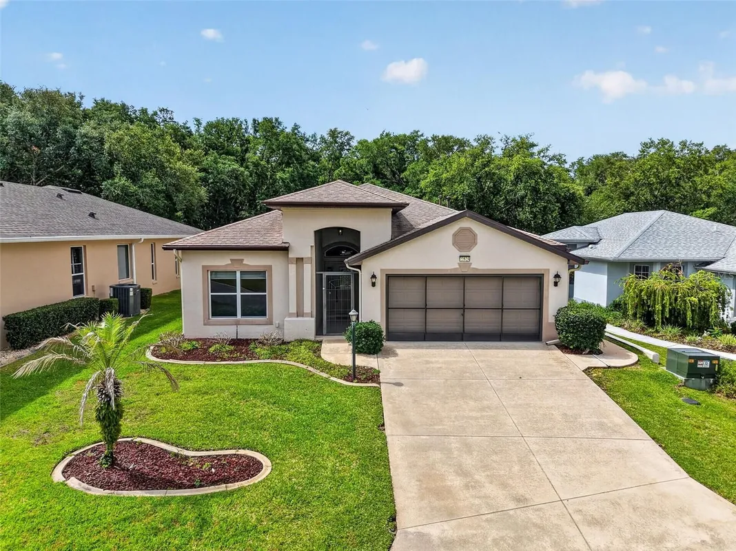 Property Slideshow image 1 of 69 | 20634 queen alexandra dr, Leesburg, FL, 34748