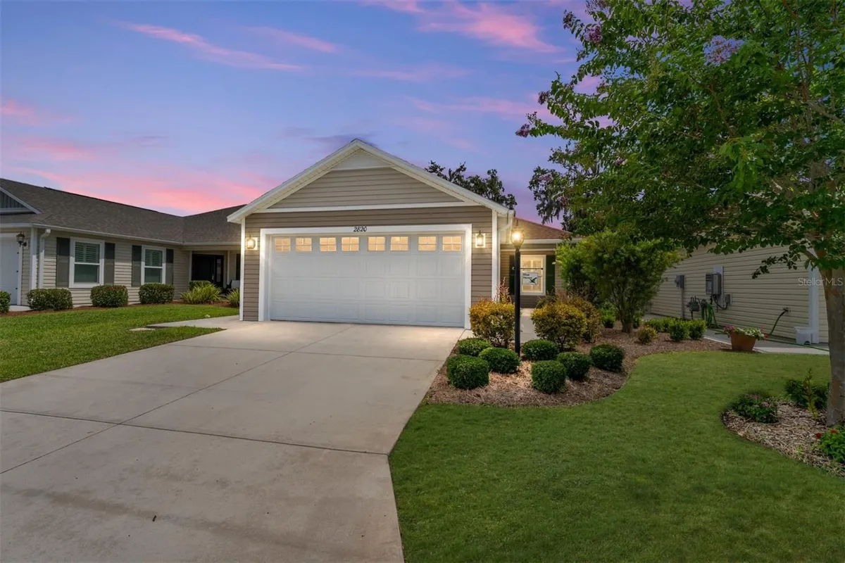 Property Slideshow image 1 of 19 | 2820 christopher ct, The Villages, FL, 32163