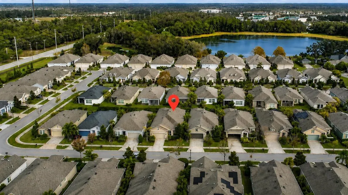 Property Slideshow image 1 of 21 | 13928 swallow hill dr, Lithia, FL, 33547