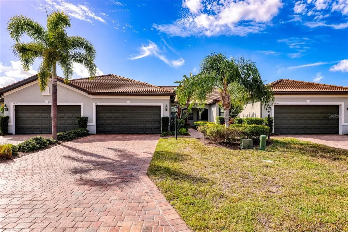 Property Slideshow image 1 of 50 | 17634 camden dr, Bradenton, FL, 34202