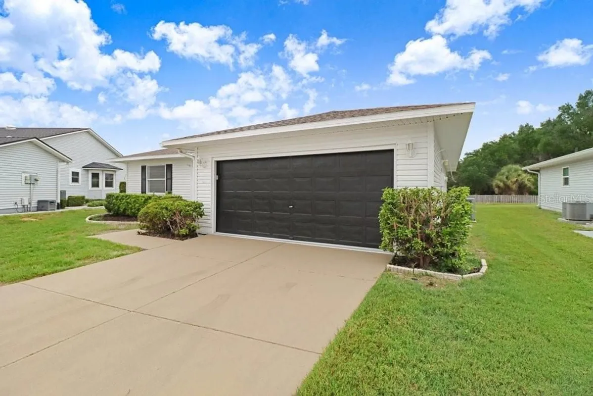 Property Slideshow image 1 of 40 | 3448 glen abbey ln, Lakeland, FL, 33810