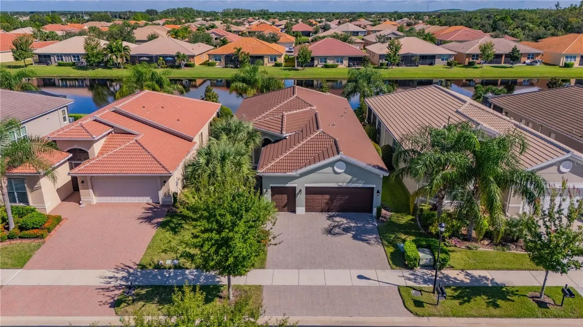 Property Slideshow image 1 of 51 | 4948 grand banks dr, Wimauma, FL, 33598