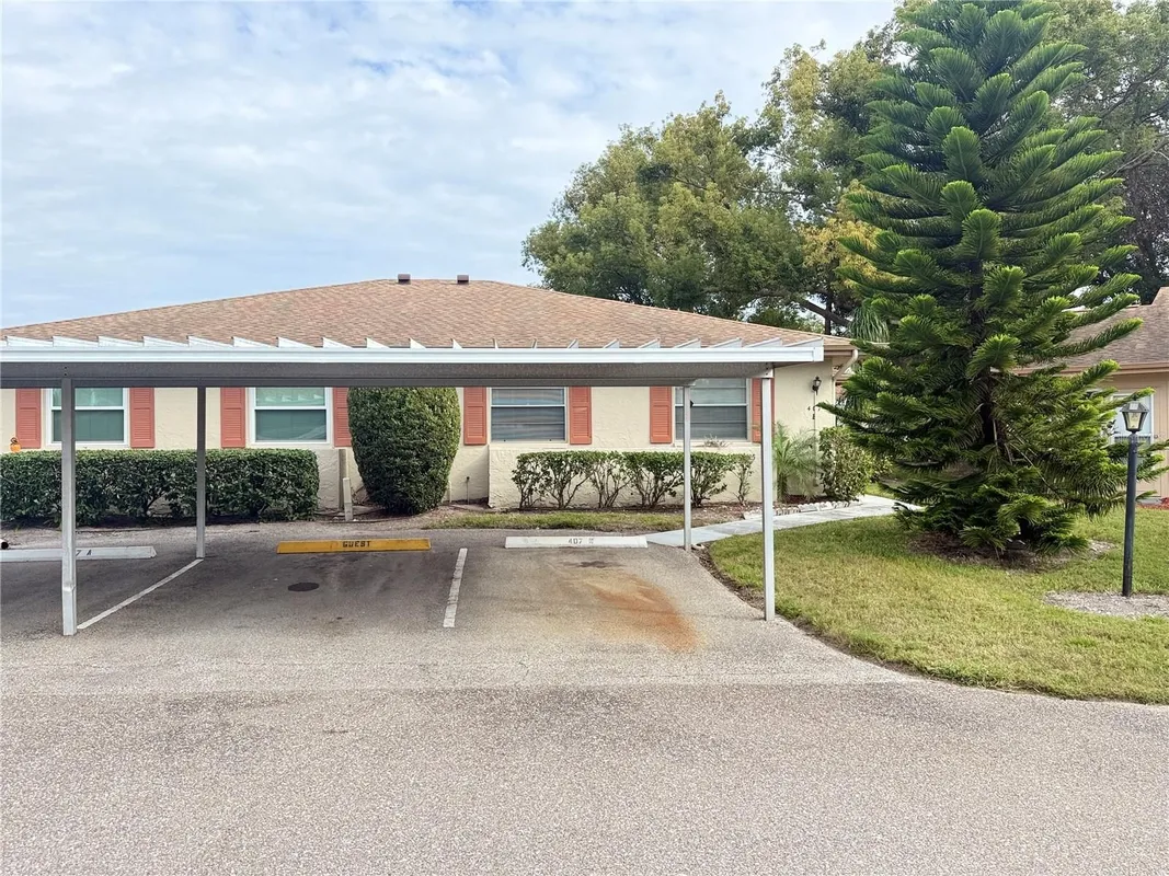 Property Slideshow image 1 of 37 | 407 feltham trl unit b, Sun City Center, FL, 33573