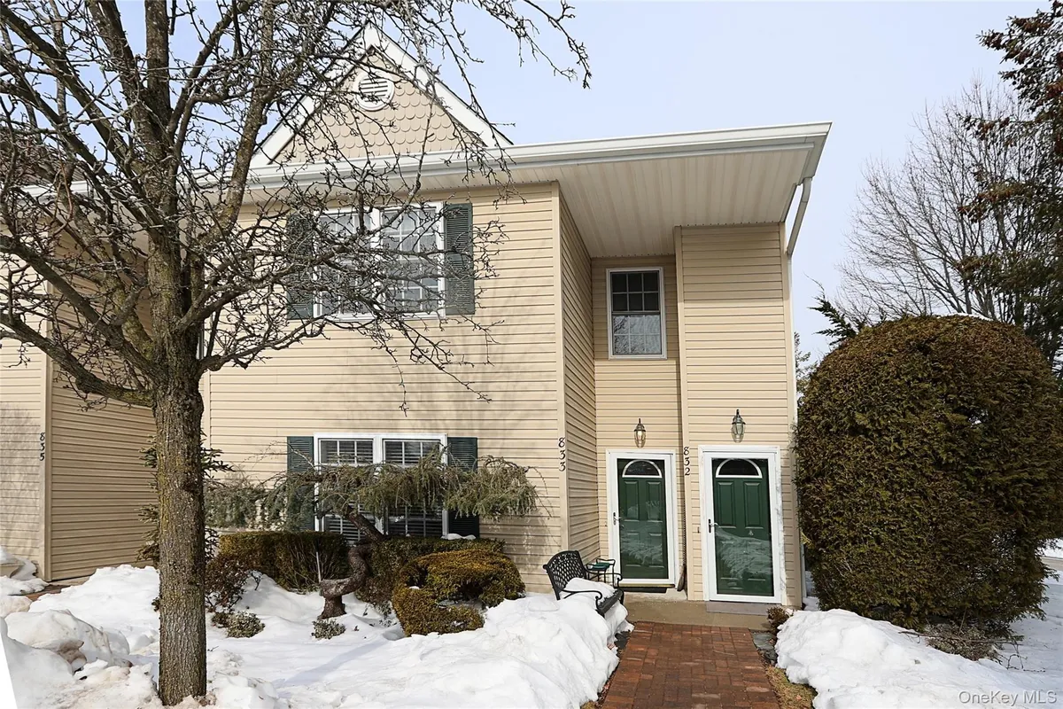 Property Slideshow image 1 of 32 | 833 madeira blvd, Huntington, NY, 11747