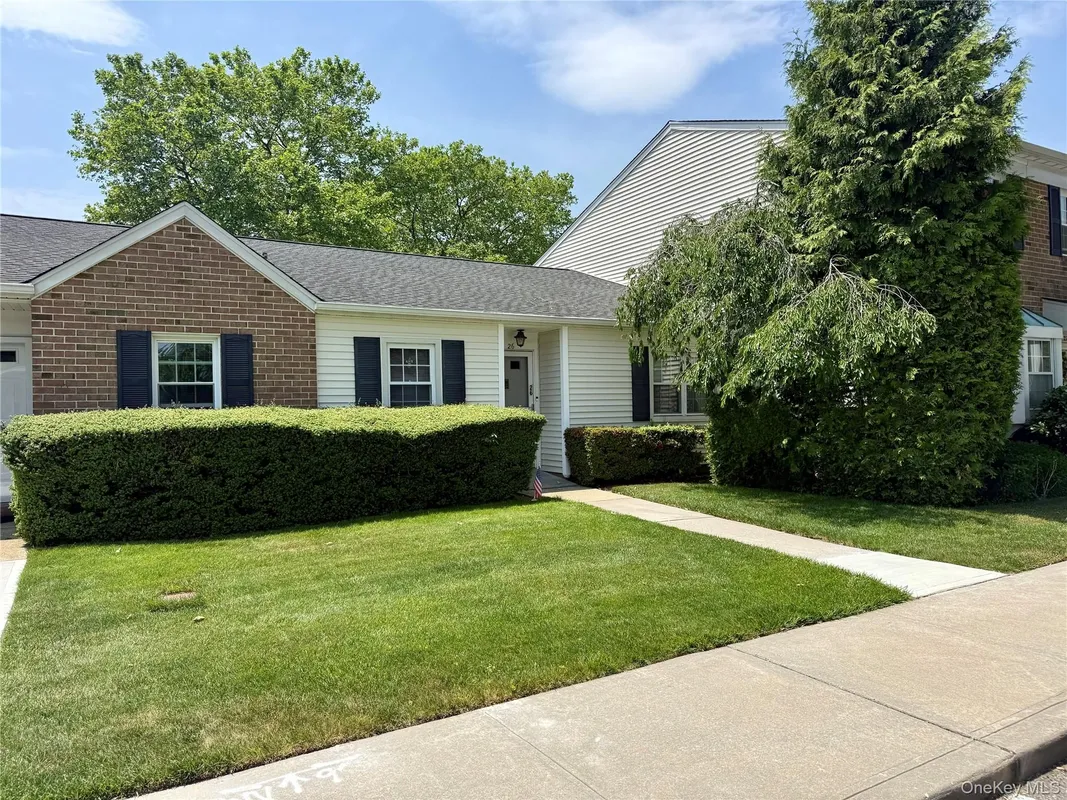 Property Slideshow image 1 of 15 | 26 harbor rd, Babylon, NY, 11701