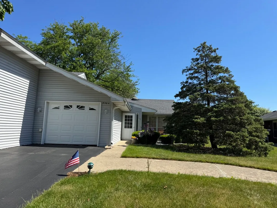 Property Slideshow image 1 of 16 | 7304 lynda ct, Fox Lake, IL, 60020