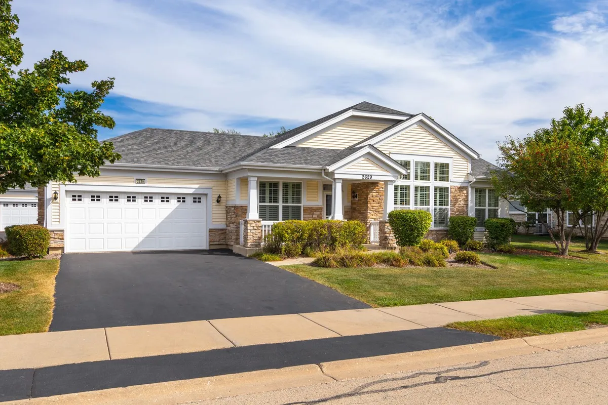 Property Slideshow image 1 of 29 | 2629 camberley cir, Naperville, IL, 60564