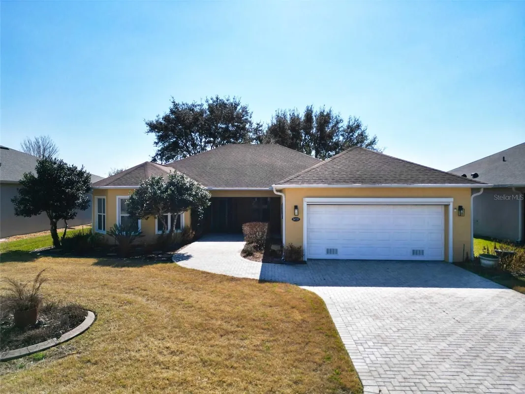 Property Slideshow image 1 of 55 | 26725 augusta springs cir, Leesburg, FL, 34748