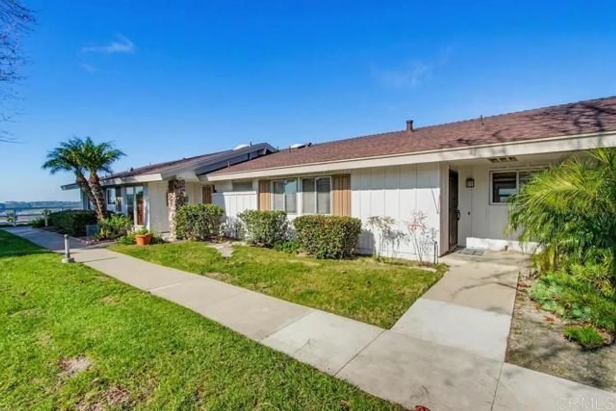 Property Slideshow image 1 of 26 | 3660 vista campana 42, Oceanside, CA, 92057