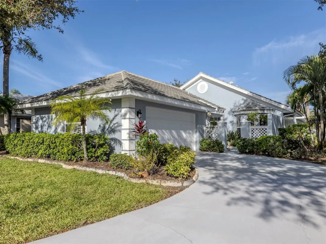 Property Slideshow image 1 of 44 | 561 clubside cir 58, Venice, FL, 34293