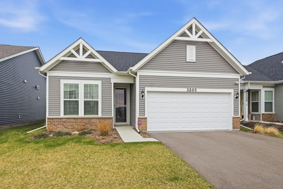 Property Slideshow image 1 of 17 | 3203 sweetgrass cir, Aurora, IL, 60503
