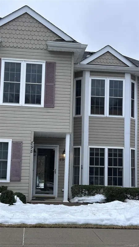 Property Slideshow image 1 of 1 | 899 altessa blvd, Huntington, NY, 11747