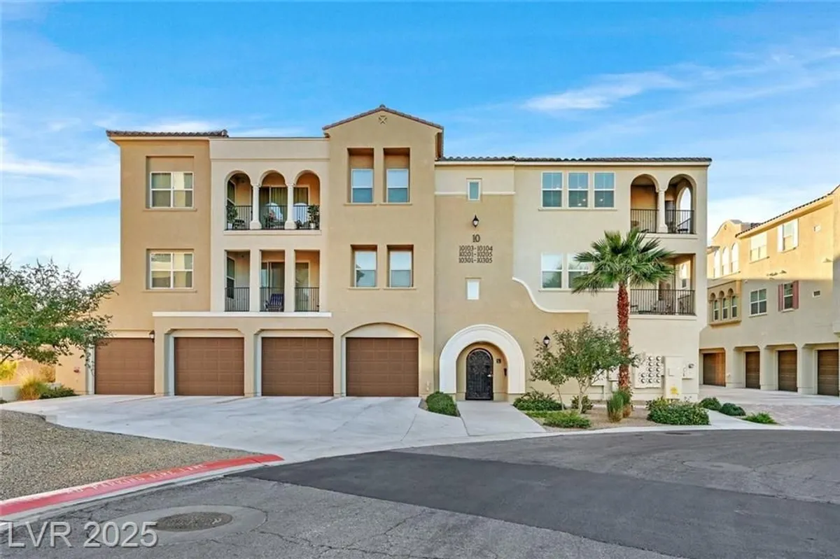 Property Slideshow image 1 of 47 | 2555 hampton rd 10301, Henderson, NV, 89052