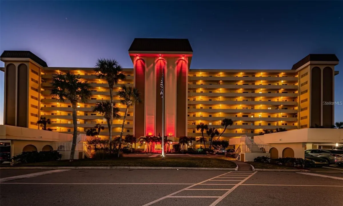 Property Slideshow image 1 of 62 | 4725 cove cir 210, St Petersburg, FL, 33708