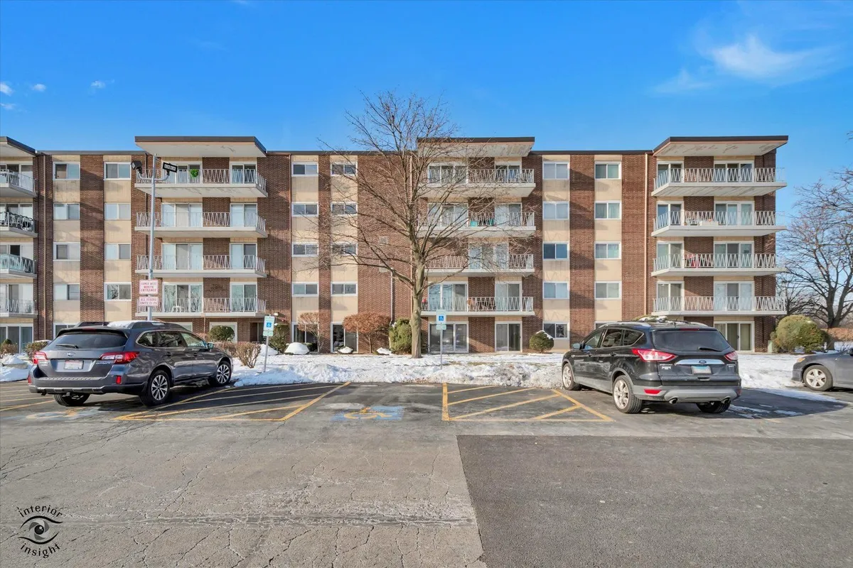 Property Slideshow image 1 of 26 | 2900 maple ave 22a, Downers Grove, IL, 60515