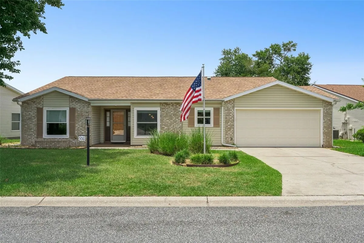 Property Slideshow image 1 of 49 | 5081 el destino dr, Leesburg, FL, 34748